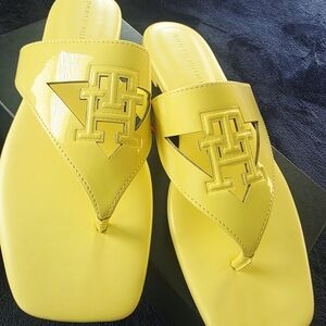 Tommy Hilfiger Yellow Sandals Vibrant Thong Design